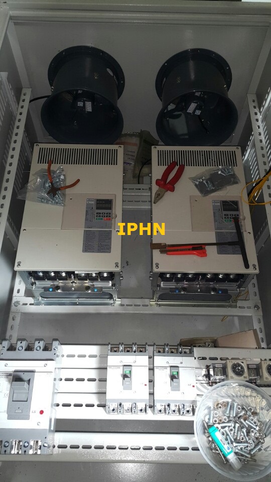 Biến tần yaskawa E1000 90kw cho máy nghiền giấy